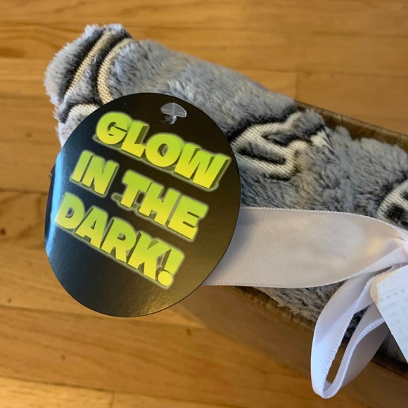 Harry Potter Monster Book Magical Creatures Glow In The Dark Throw Blanket NEW - Picture 12 of 16